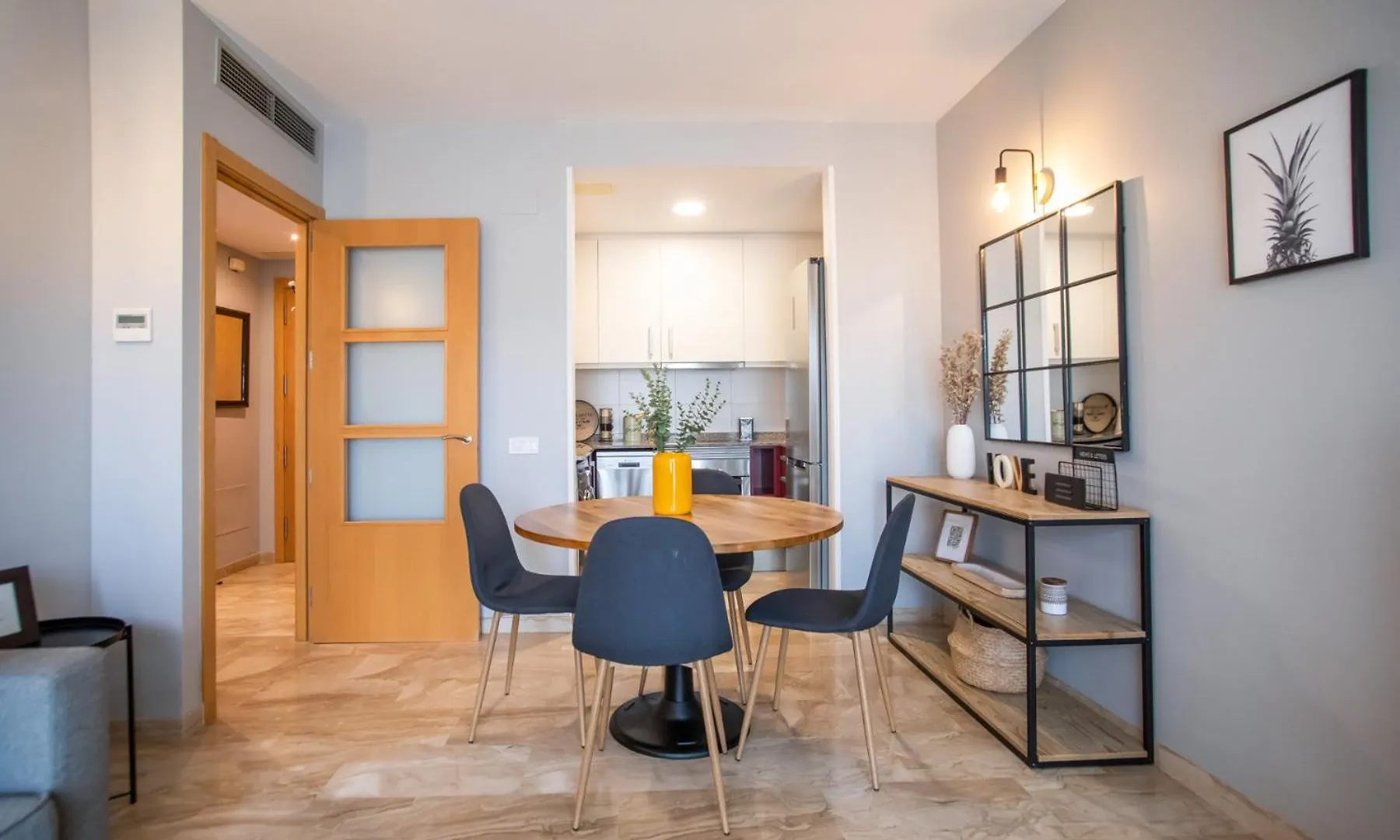 13Mal1077- Magnific 2Br Flat Daire Barselona 0*,