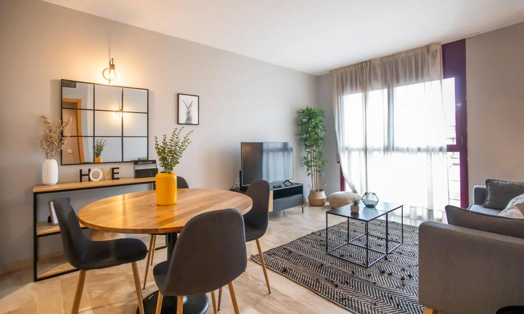13Mal1077- Magnific 2Br Flat Daire Barselona