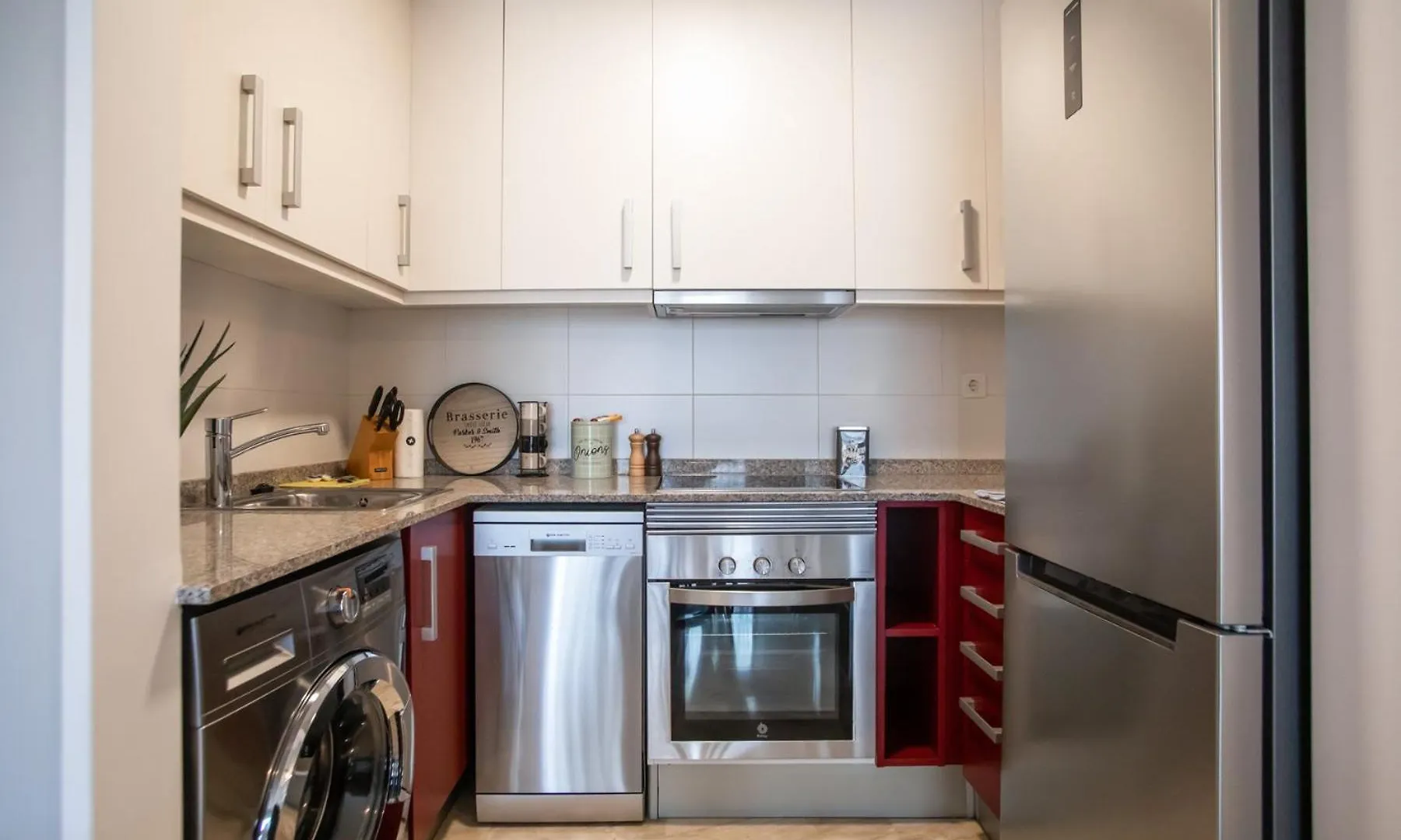 13Mal1077- Magnific 2Br Flat Daire Barselona